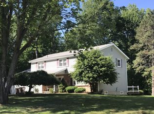 9 Pinecrest Dr, Slingerlands, NY 12159