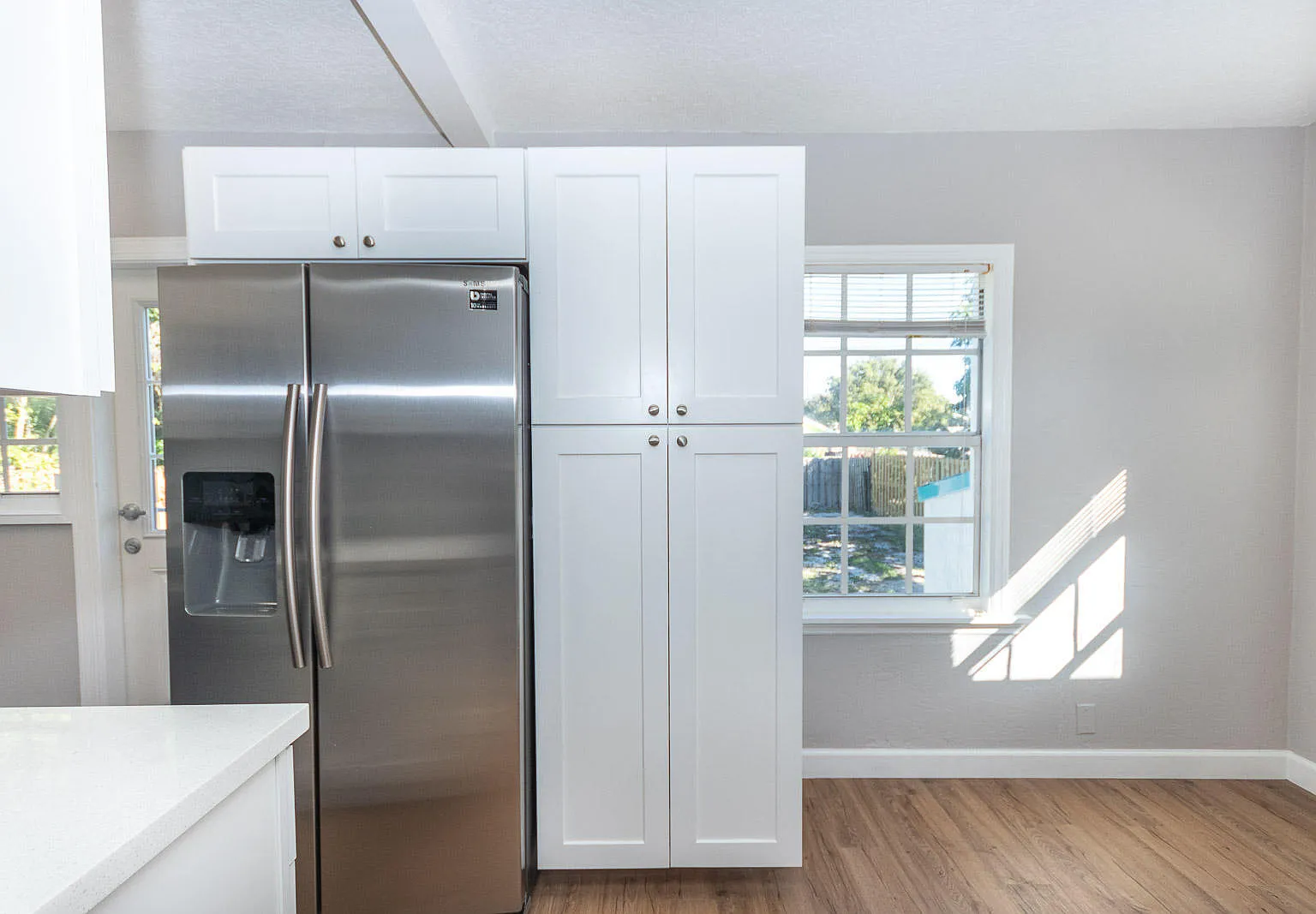 3 bed, 2.0 bath, 1000 sqft, $3,500 — Photo 4