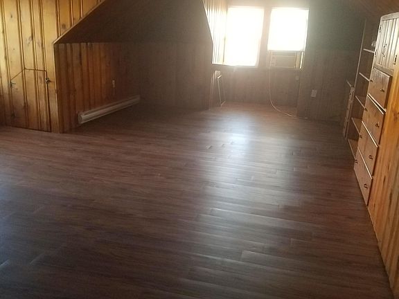 2nd floor bedroom