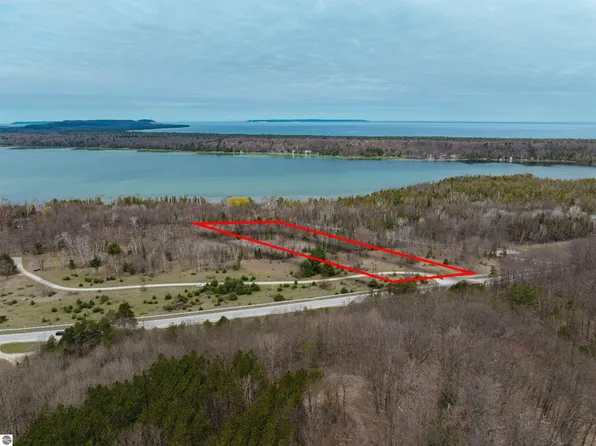 S Manitou Trl, Cedar, MI 49621