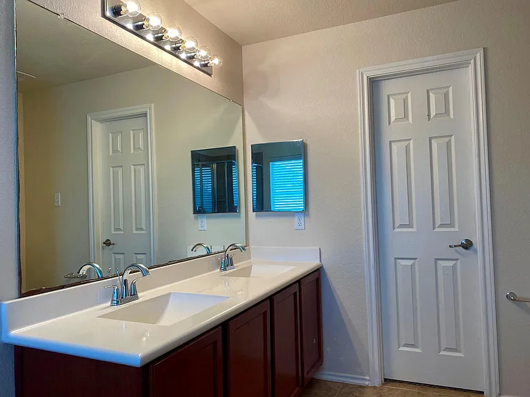 6407 Densberry Ln — Photo 16