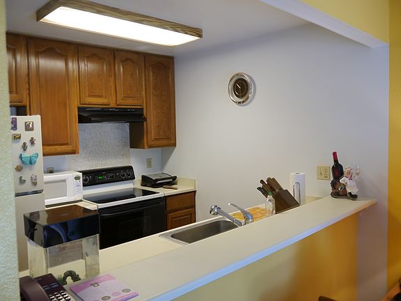 5th image of 1555 Four Oaks Cir