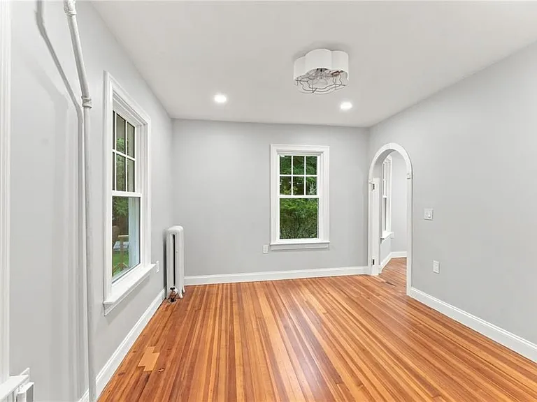 1552 Kingstown Rd — Photo 27