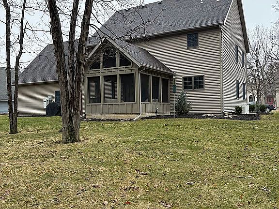 3rd image of 1670 Stonemore Dr