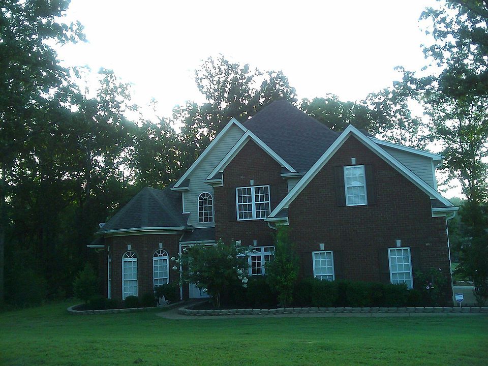 1784 Planters Dr, Olive Branch, MS 38654