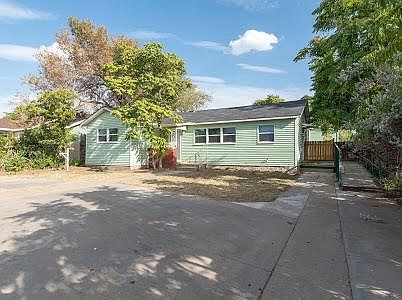 1st image of 919 W 20th St