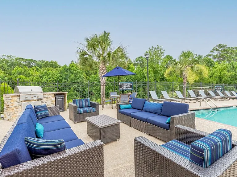 The Overlook At Golden Hills Apartment Homes — Photo 16