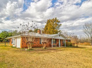 356 Dan Walker Rd, West Point, MS 39773