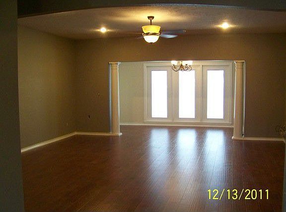 2nd image of 304 E Pine St