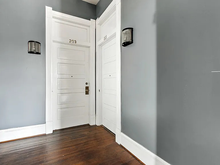 202 N Lbj Dr — Photo 17