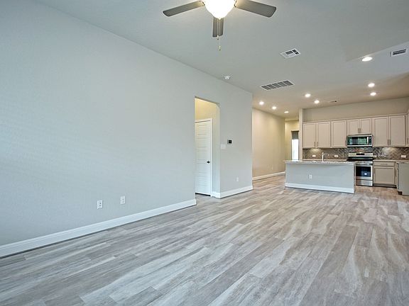 4th image of 12402 Chena Lk