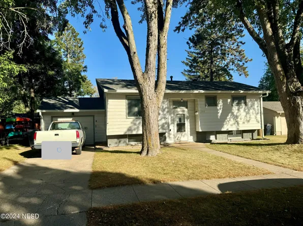 1240 4th St NW, Watertown, SD 57201