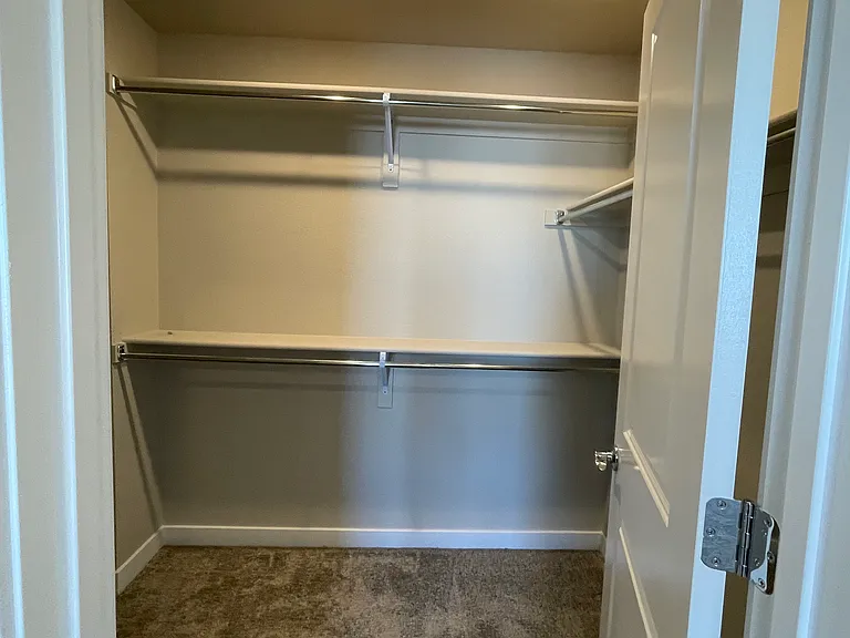 922 Colorado River Ave — Photo 10