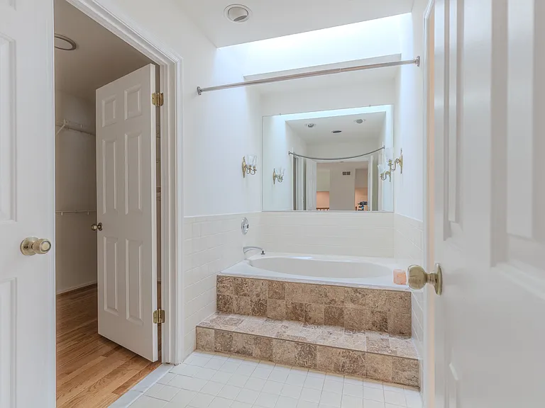 Sunflower Cir — Photo 21