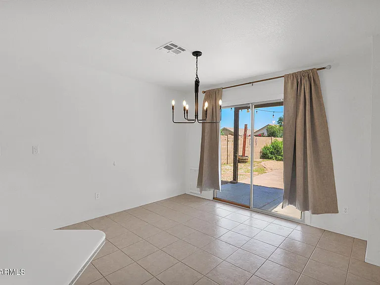 3415 E Menadota Dr — Photo 9