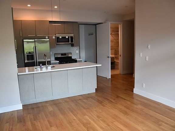 4th image of 212 Eckford St APT 2