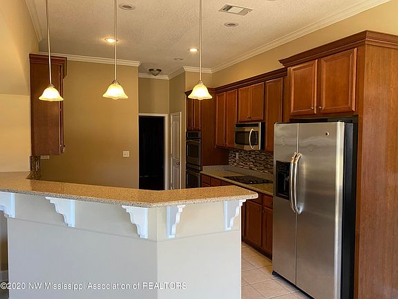 5th image of 3877 Chandler Dr