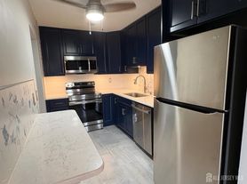 10 N Wood Ave