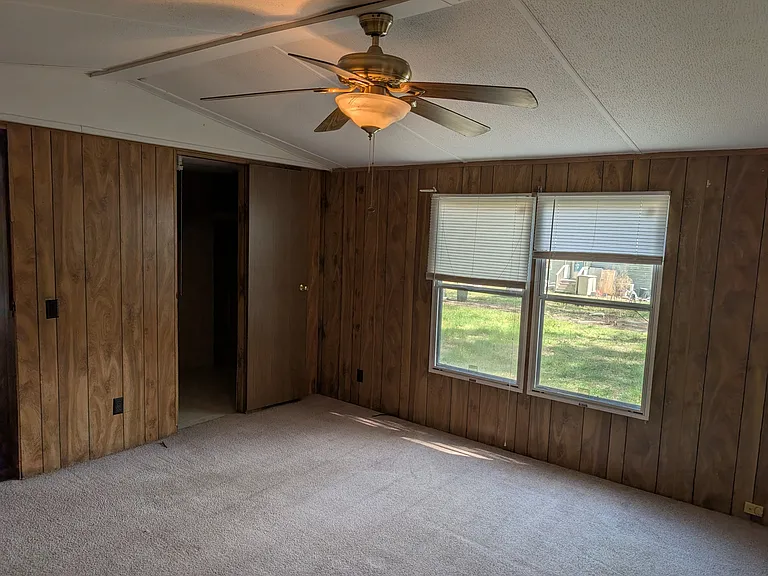 233 Ransdell Ln — Photo 5