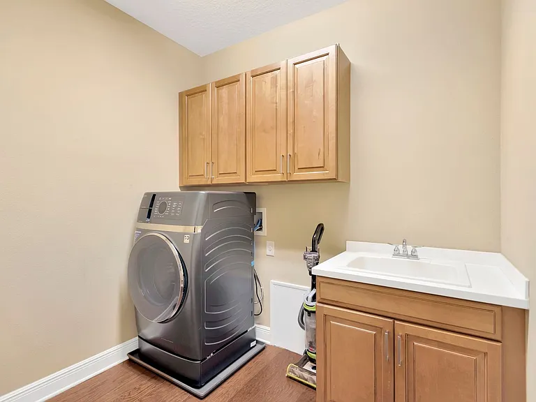 6420 Seasound Dr — Photo 27