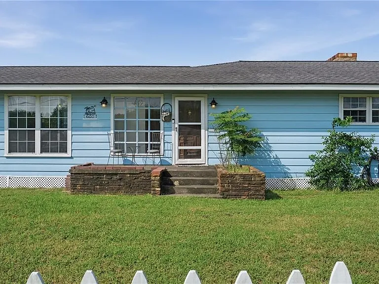 651 W Wilson Ave — Photo 4