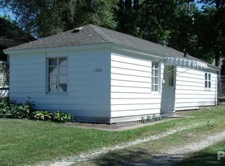 1308 Hamilton St, Pekin, IL 61554