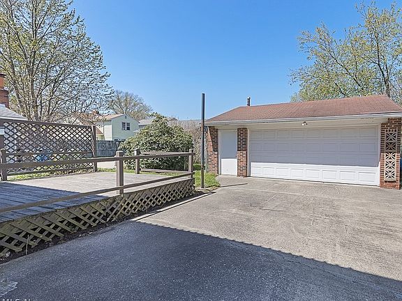 2nd image of 37679 Willow Dr