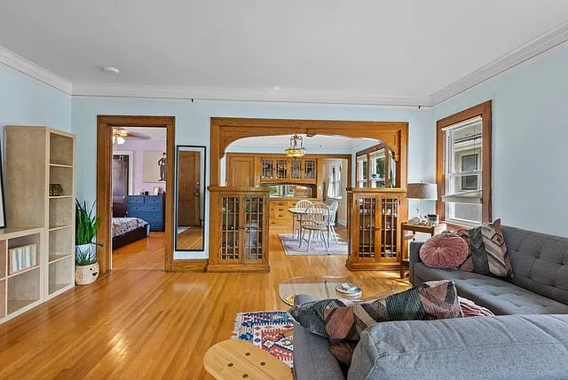 2 bed, 1281 sqft, $1,875 — Photo 2