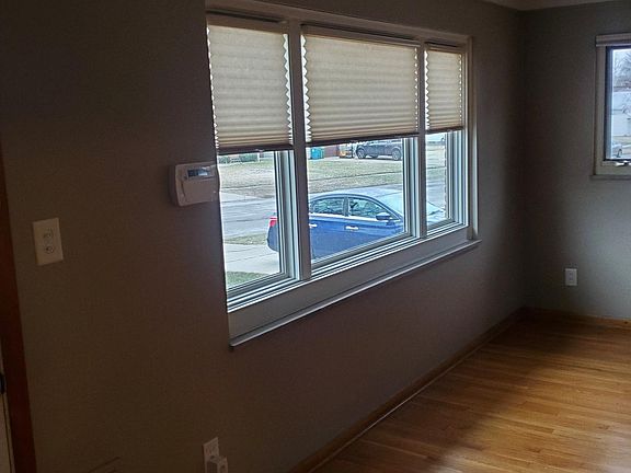 3rd image of 5847 Eldon Dr