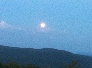 890 Deer Trail Ln, Purlear, NC 28665