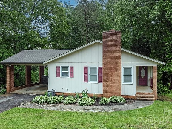 2nd image of 144 Whitney Ln