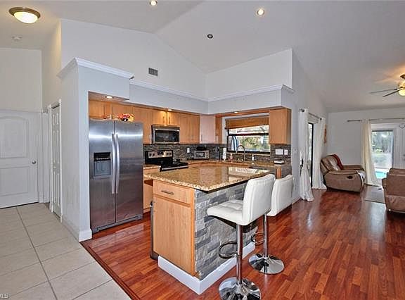 3rd image of 18496 Eastshore Dr