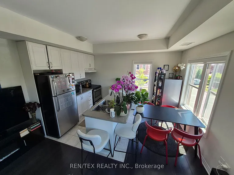 3905 Major Mackenzie Dr W #217 — Photo 8