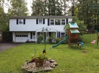 14 Glenn Ave, Glen Gardner, NJ 08826