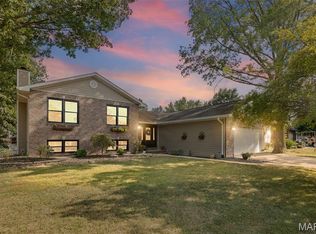 501 Whispering Oaks Dr, Bethalto, IL
