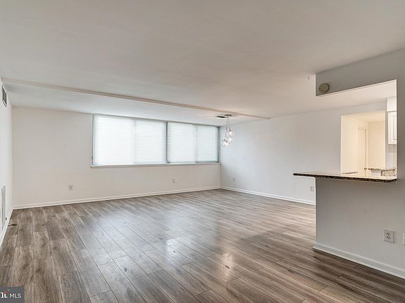 2nd image of 8 S Van Dorn St APT 206