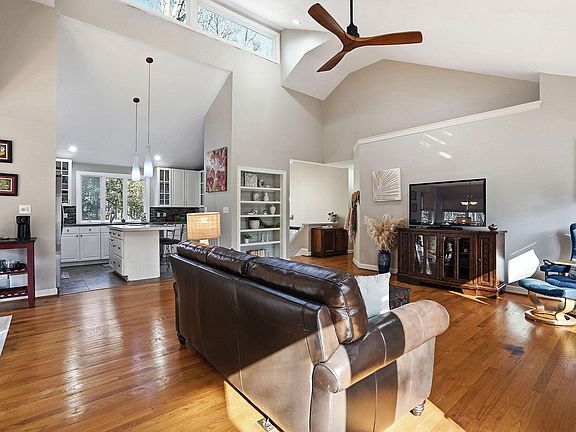 5th image of 2024 Hillyridge Ct