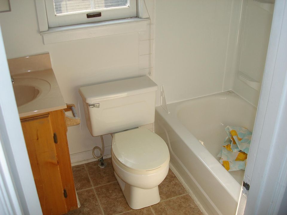 1st image of 125 Montmullin St