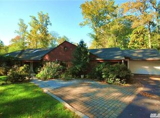 20 Fir Dr, Great Neck, NY 11024