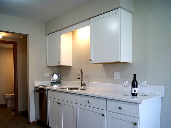 4th image of 1901 Wisteria Ct APT 2