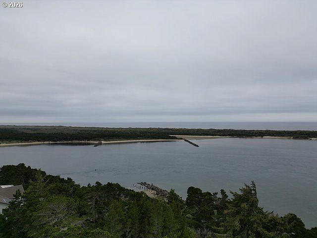 1st image of 17 Shoreline Dr