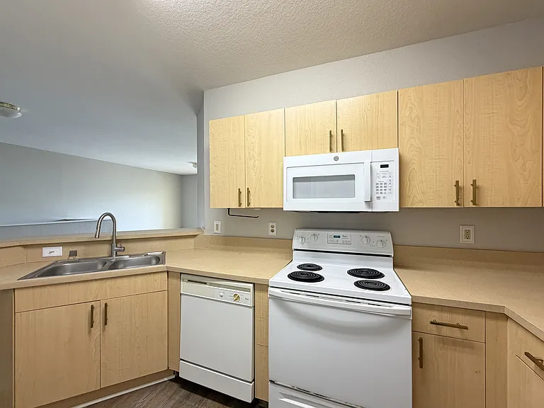124 SW Peacock Blvd #206 — Photo 9