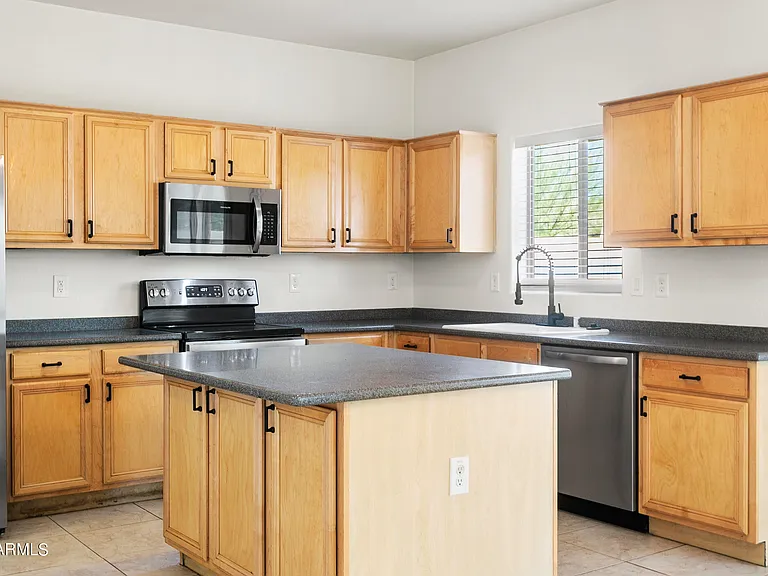 1042 W Desert Basin Dr — Photo 8