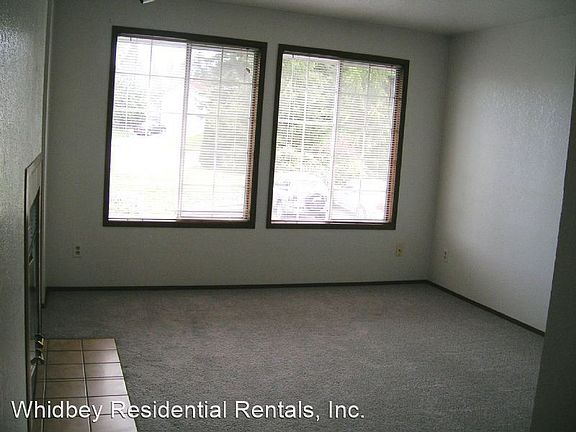 2nd image of 945 SW Barrington Dr APT A2