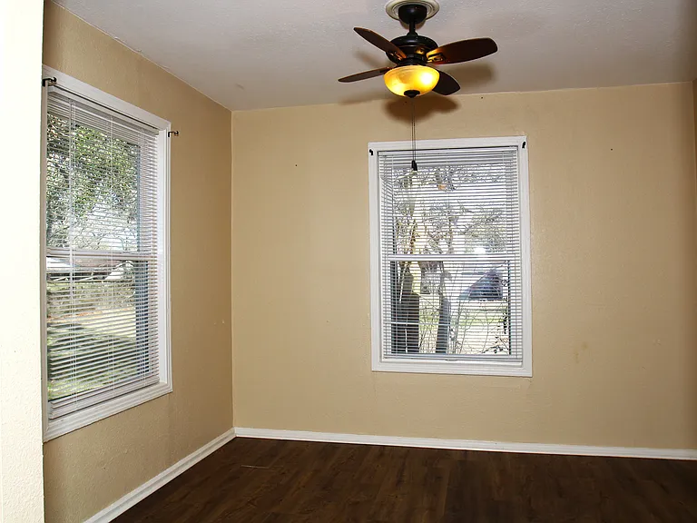 520 McKee St — Photo 5