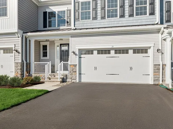 24 Hillandale Dr #34, Far Hills, NJ 07931