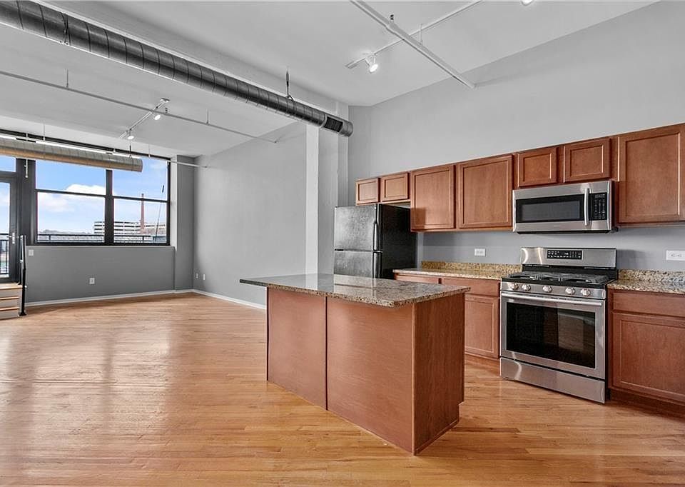 1st image of 2015 Grand Ave Unit 424