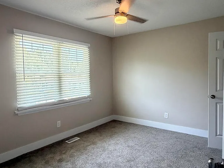 220 Branchwood Dr — Photo 16