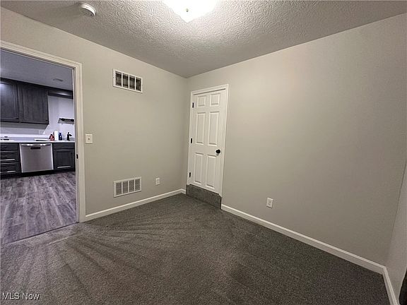 5th image of 806 Newton St