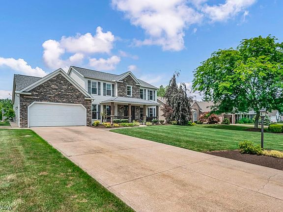 3rd image of 5968 Emerald Lakes Dr